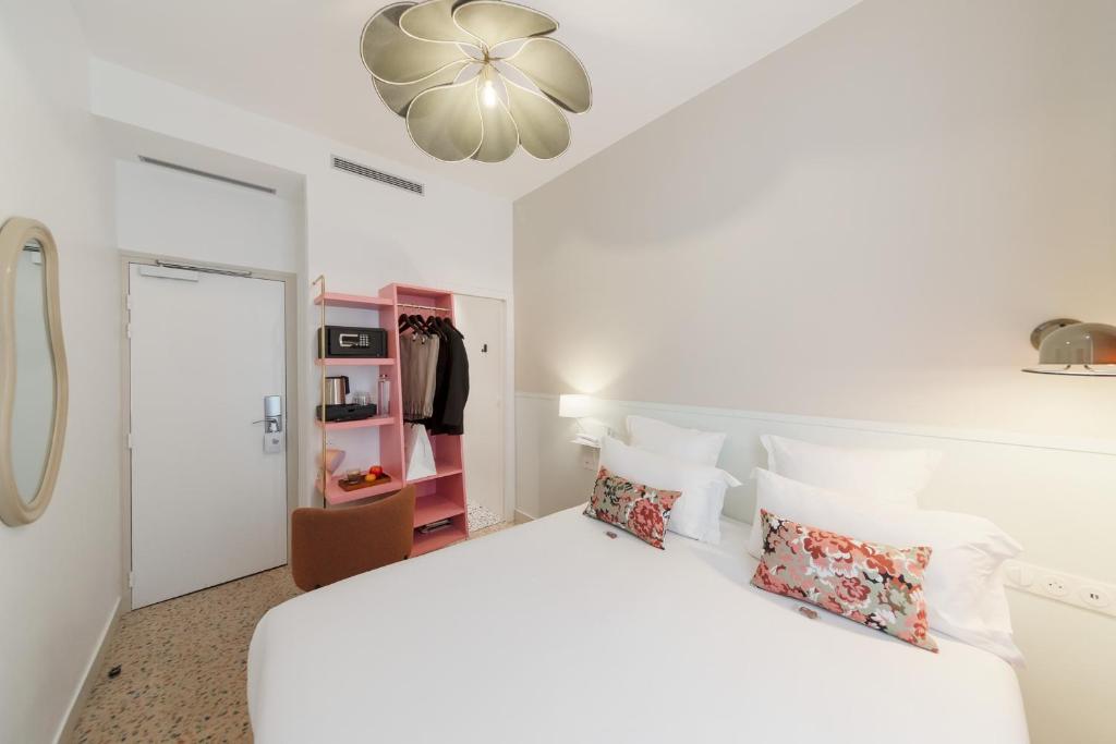 Trendy Canettes Hotel - Points About Your Stay