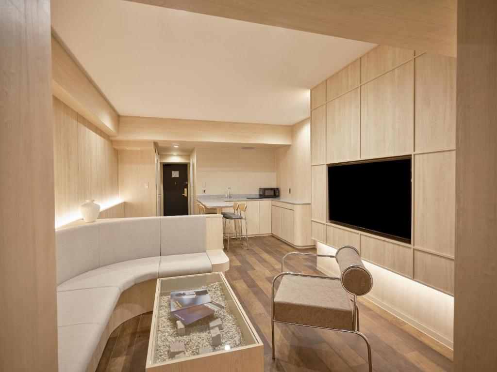 UH Suite Namba Station Review