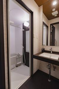 Unito Regidens, Tokyo, 5th Avenue - Good To Know