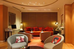 Westside Arc De Triomphe Hotel - Points About Your Stay