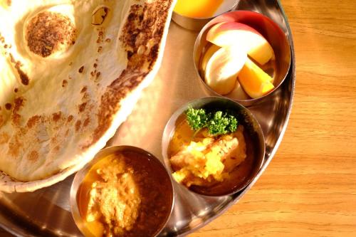 World Curry House Spice Road - Accommodations and Amenities