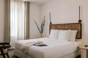 Yelo Belle Epoque Powered by Sonder - Points About Your Stay