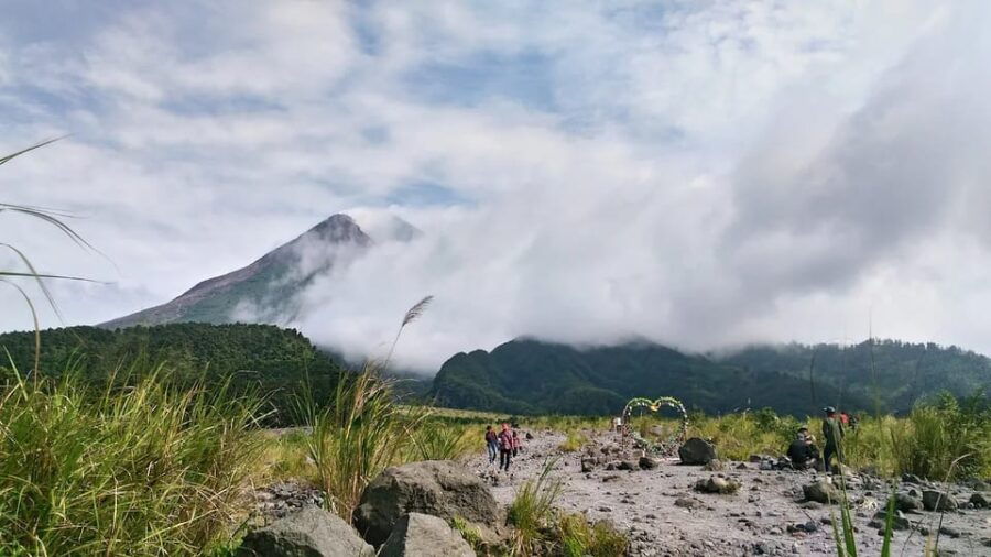 Yogyakarta: Merapi Sunrise & Jomblang Cave Adventure Tour - Tour Highlights