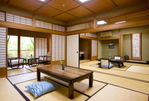 Yufuin Santoukan - Property Overview and Location