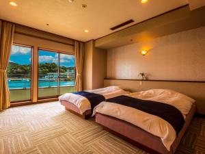 Where to Stay in Nachikatsuura: 5 Best Hotels