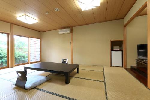Yuraku Hotel - Good To Know