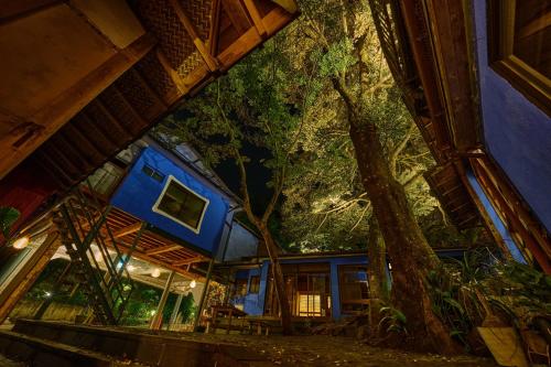 Abandoned Ruins You Can Stay In - Gunjou - Hotel Highlights