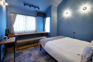 COFFEE HOTEL Soundwave - Location and Accessibility