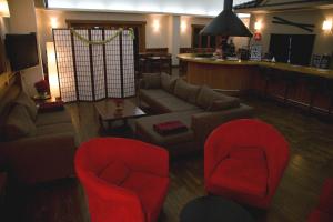 Double Black Hotel - Hotel Overview and Location