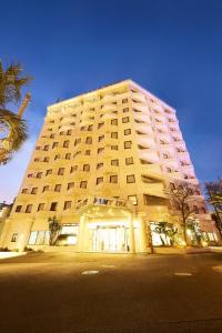 Famy Inn Makuhari - Hotel Location and Accessibility