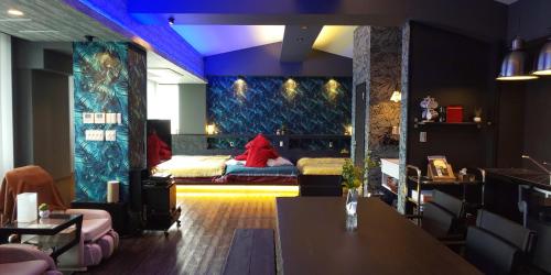 Hakone Gora Guam Dog - Accommodation Options