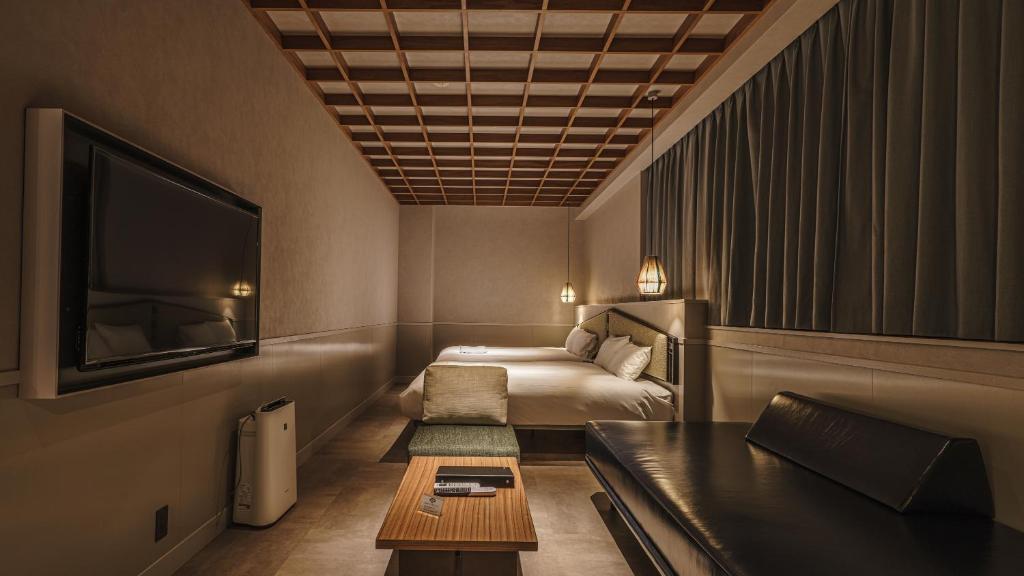 Hotel Aoka Kamigoto - Room Amenities and Features