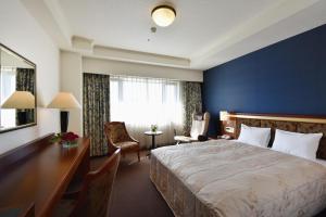 Hotel Crown Palais Chiryu - Convenient Location