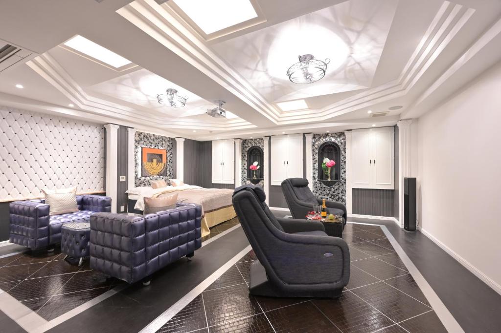 Hotel Crystal Gate Nagoya - Adult Only - Location and Surrounding Attractions