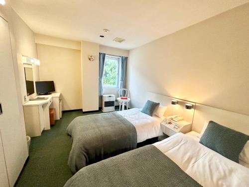 Hotel Justice - Ski IN Ski OUT - Accommodations and Features