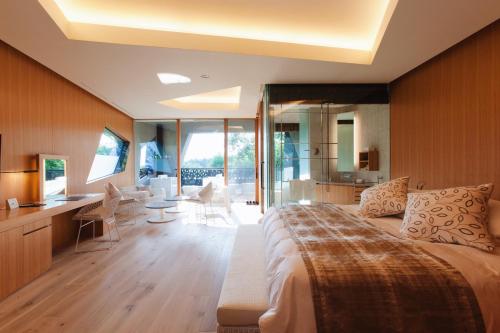 HOTEL KEYFOREST HOKUTO - Hotel Overview