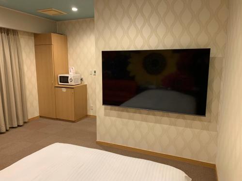 Hotel Lady - Hotel Overview and Location