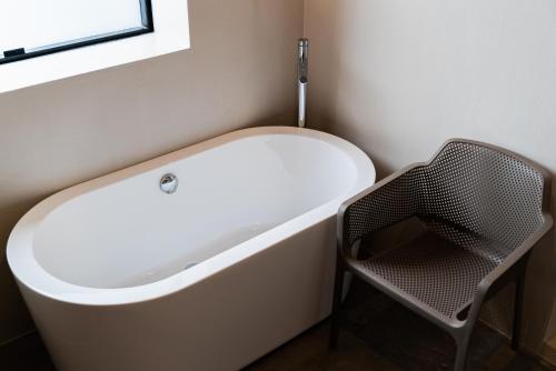 Hotel Mei Fukuoka Tenjin - Amenities and Services Offered