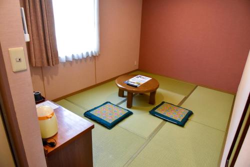 Hotel Palms Tenmonkan - Amenities and Services