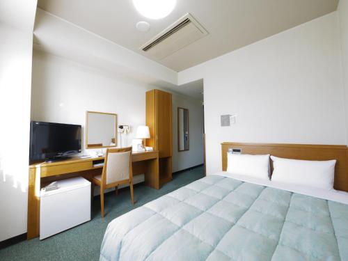 Hotel Route-Inn Igaueno -Igaichinomiya Inter- - Amenities and Services