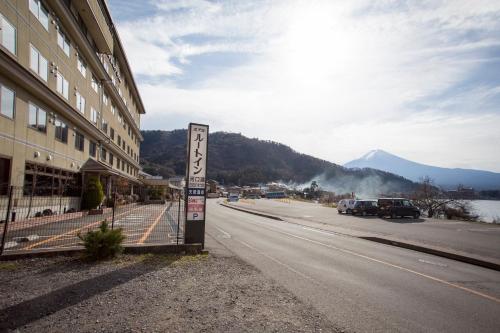 Hotel Route-Inn Kawaguchiko - Good To Know