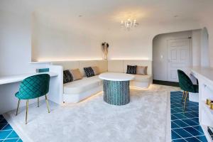 Hotel Sea Shell - Location and Accessibility