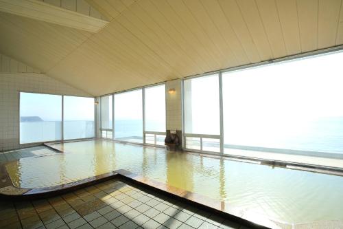 Ibusuki Seaside Hotel - On-Site Dining Options