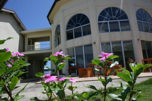 Ilmare Unarizaki - Accommodation Features