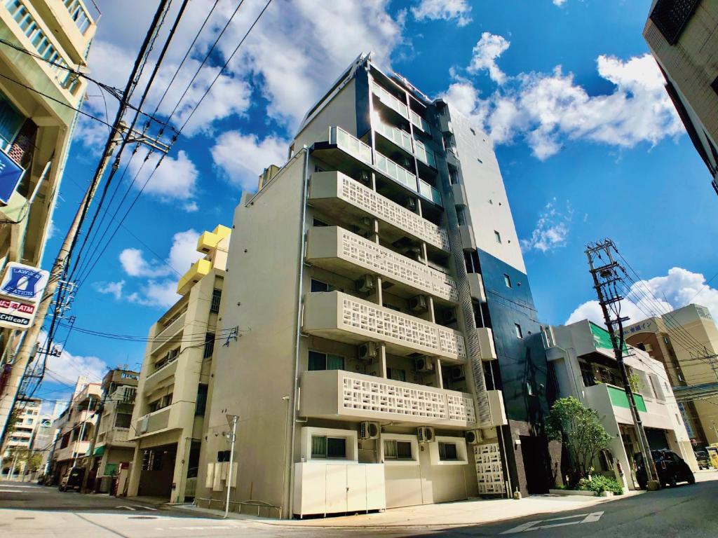Infinity Hotel NahaKumoji -SEVEN Hotels and Resorts- - Hotel Location and Accessibility