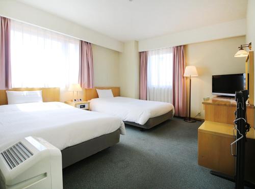 Island Hotel - Location and Accessibility