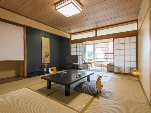 Izu Nagaoka Onsen Hotel Akane - Hotel Location and Surroundings