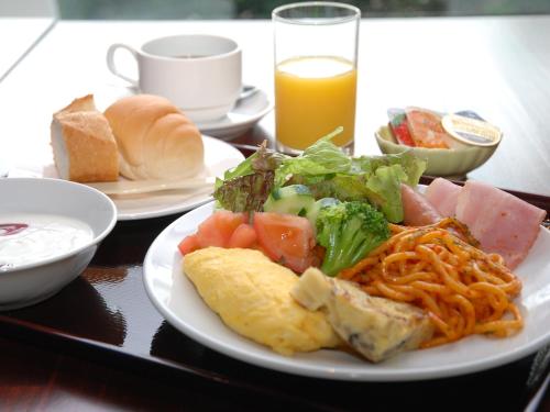 J Hotel Rinku - Location and Proximity