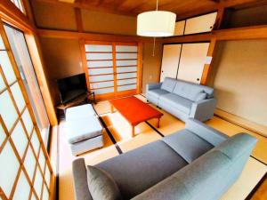 Japanese Sunshine Bakery House - 12 Pods 30m Living Dining Room Two Cars Maximum Delivery Time 10 Minutes - Accommodation Details