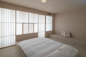 LOG Hotel Review: A Serene Escape - Hotel Overview and Location