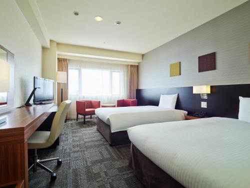 Mitsui Garden Hotel Chiba - Location and Accessibility
