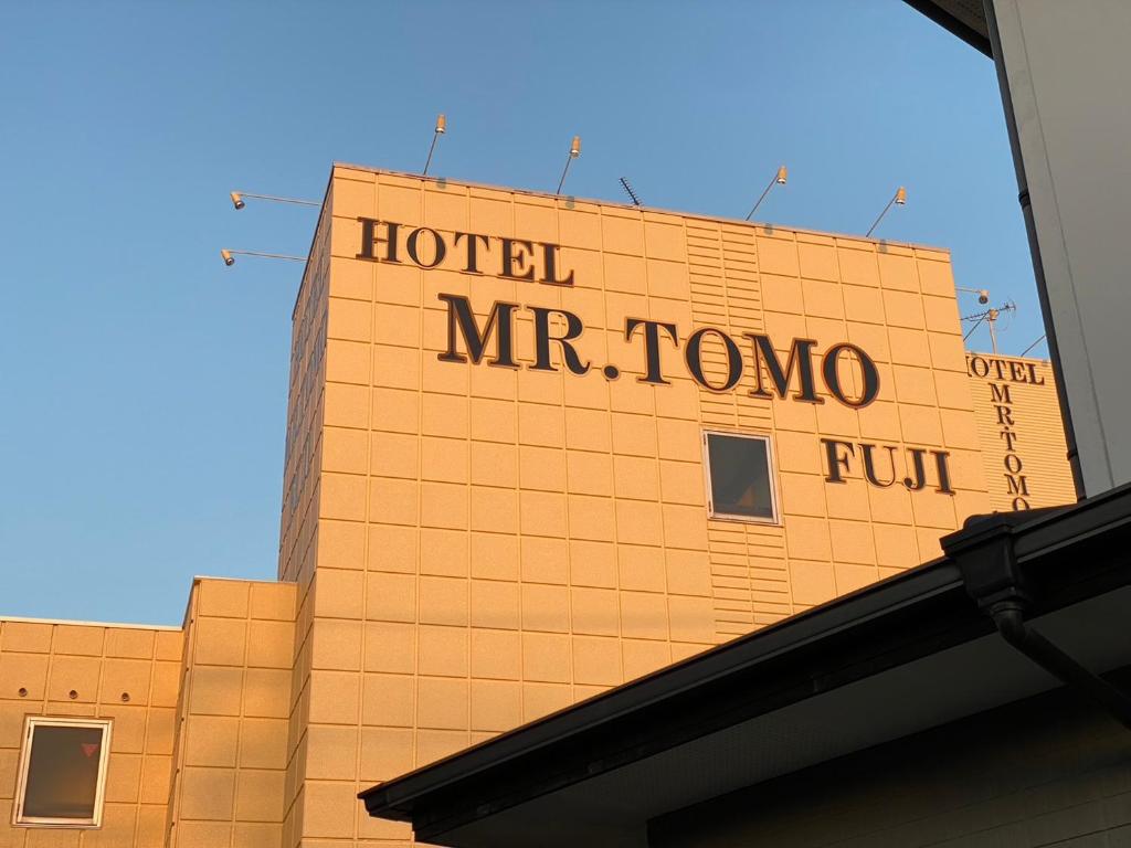 MR TOMO FUJI Review