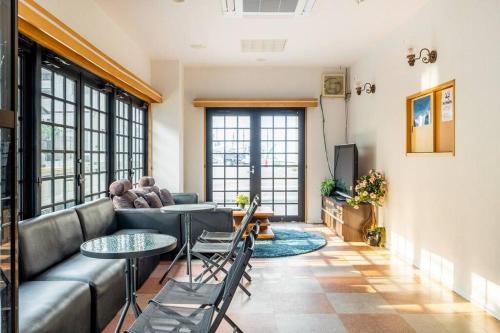 MR. TOMO KAWANA - Good To Know