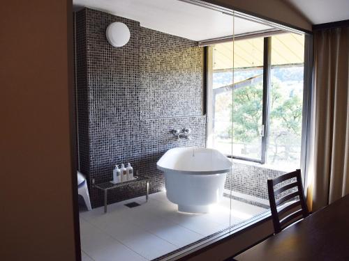 Nagaragawa Seiryu Hotel - Location and Accessibility