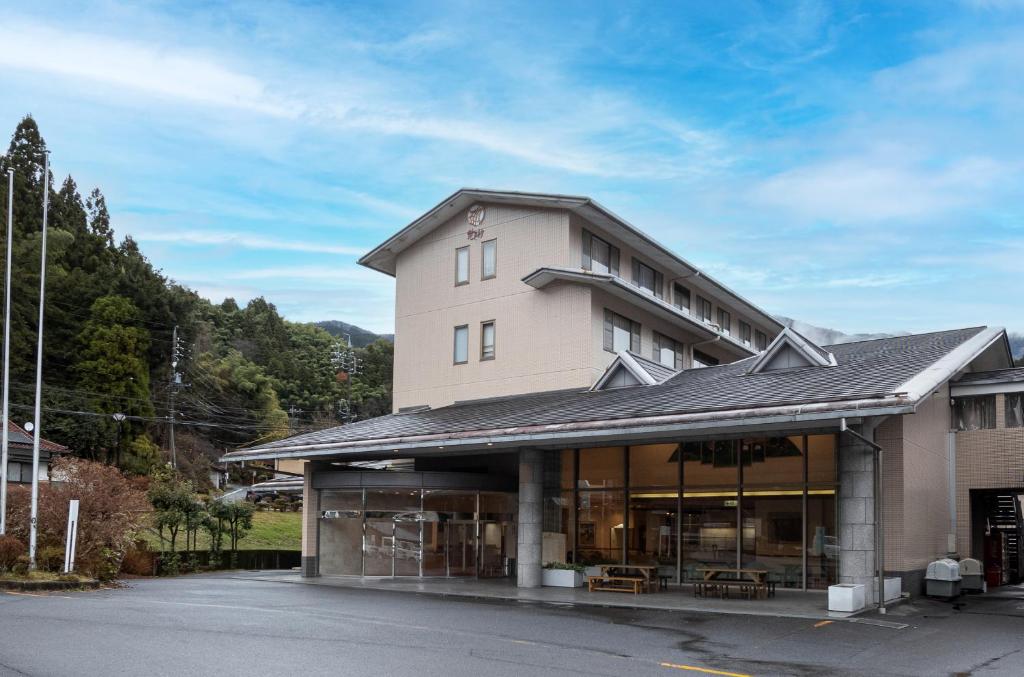 Nakatsugawa Onsen Hotel Hanasarasa - Hotel Location and Overview