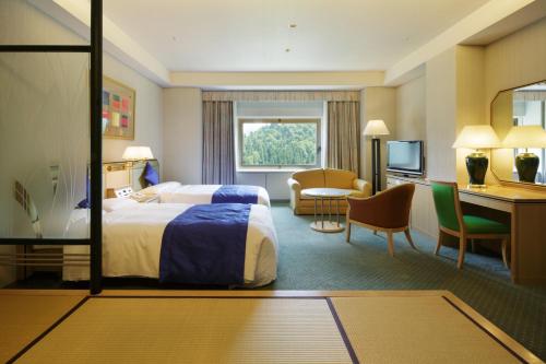 NASPA New Otani - Hotel Overview and Location