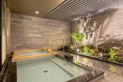 Nishitetsu Hotel Croom Nagoya - Hotel Overview