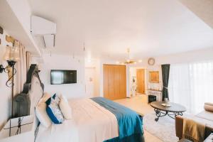 Rainbow Sea of Seven Colors - Good To Know