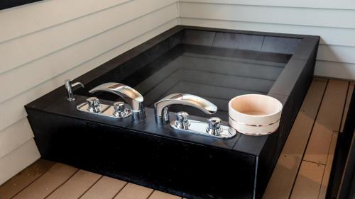 Rakuten STAY MOTEL Nikko Kinugawa Garage Concept Room - Accommodation Features