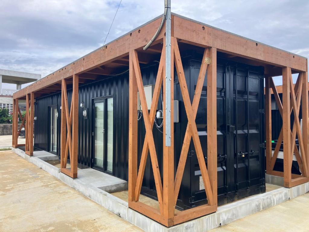 Sanitsu Village - Overview and Location