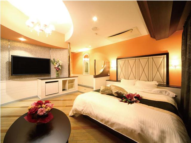 Shirai Firebird Hotel - Amenities and Features