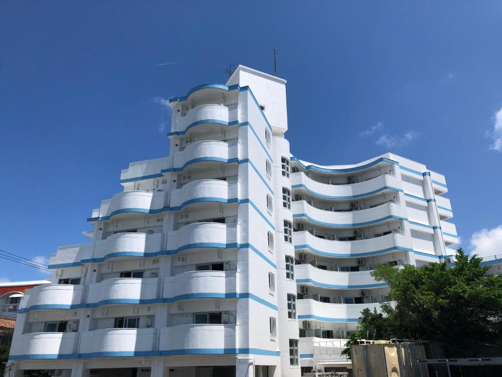 Sunset Hills Inn Naha - Hotel Overview