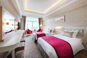 Takarazuka Hotel - Location and Accessibility