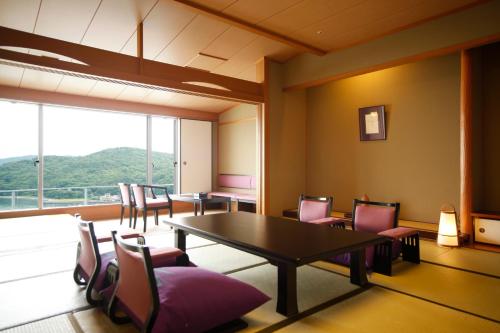 Toba Seaside Hotel - Good To Know