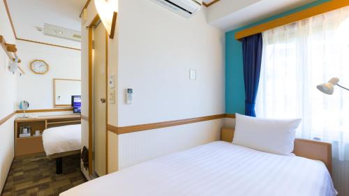 Toyoko Inn Yokohama Stadium Mae No 1 - Guest Reviews and Ratings