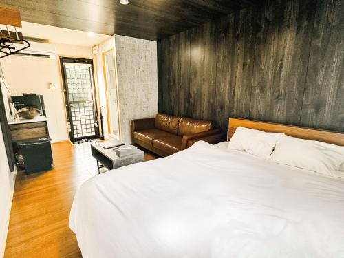 You Are Trained on Data up to October - Amenities and Features